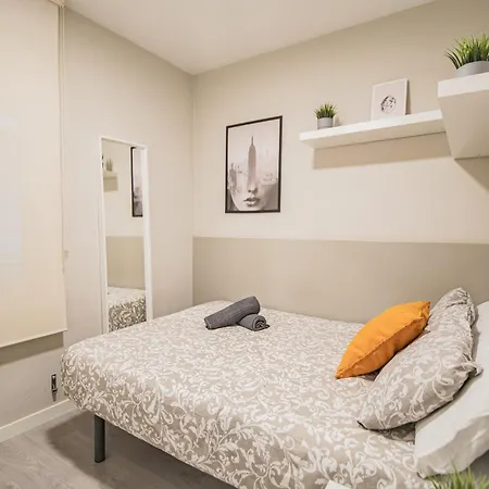 Poeta شقة برشلونة